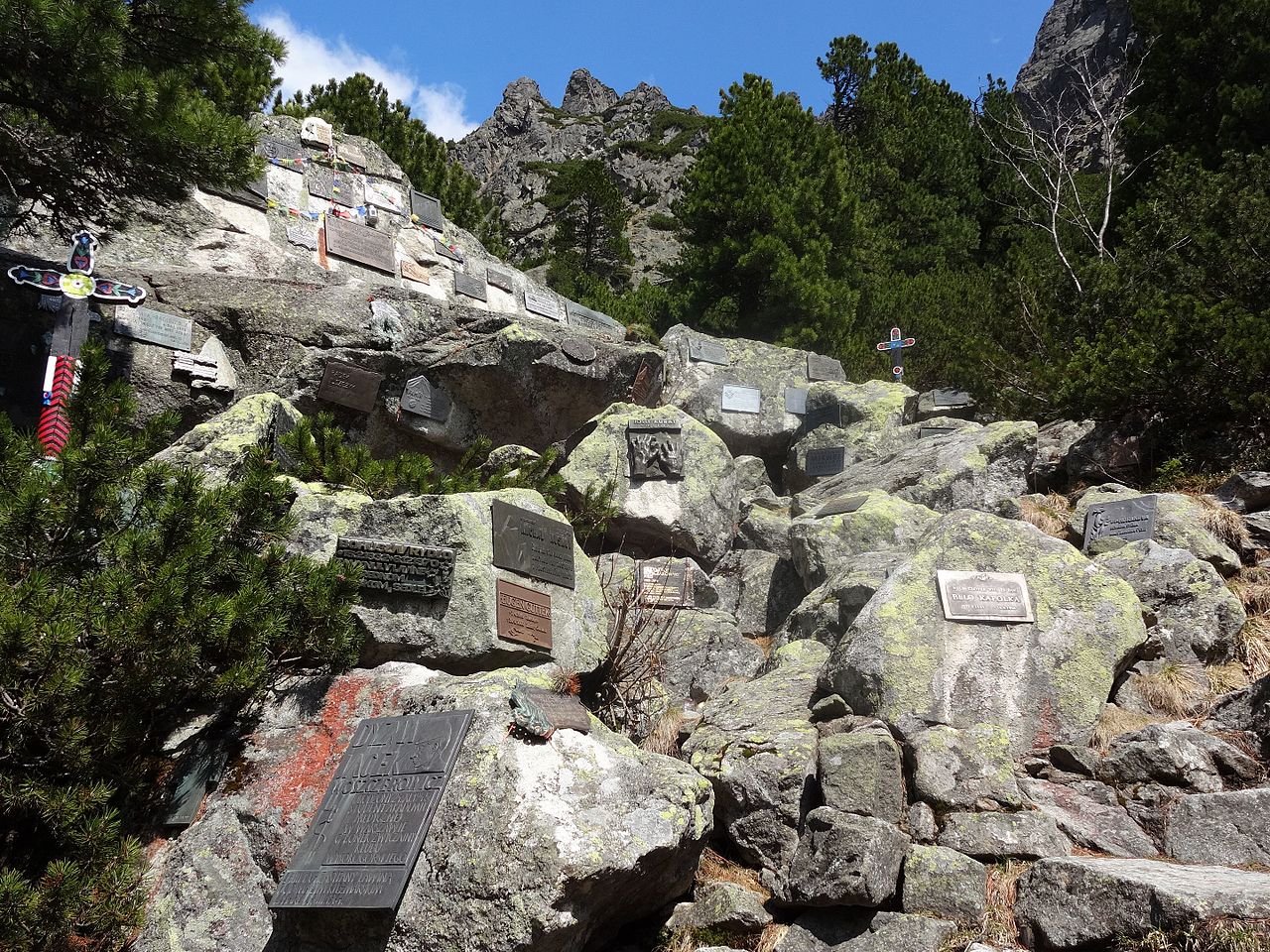 Symbolický cintorín pri Popradskom plese 02