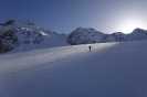 Kategoria D - Skialpinizm: 1. miejsce: Damian Granowski D_15_D_rejon_wildspitze-radosne-podejscie-majac-w-perspektywie-zjazd-idealnym-puchem-o-zachodzie-slonca